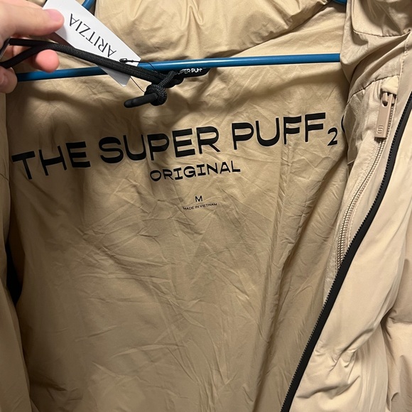 Aritzia Rainstop Super Puff Jacket in Oxford Tan - Picture 5 of 6